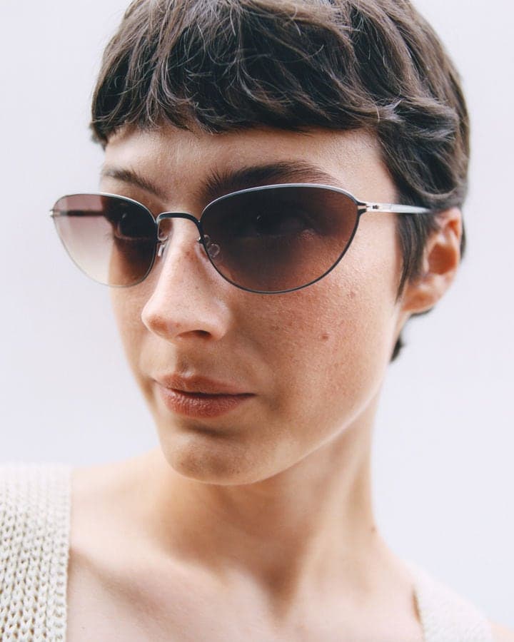 Portret met een MYKITA zonnebril