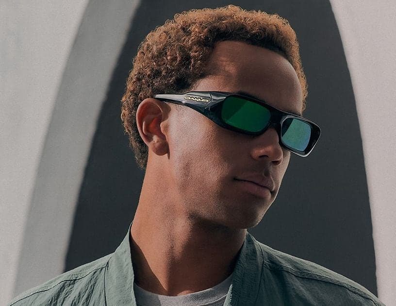 Portret met een Oakley sportbril